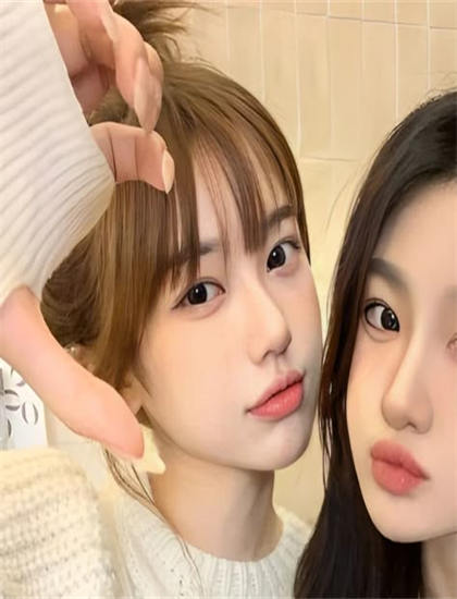 表演艺术解析：《最美的一天》的群像表演的整体效果与个体特色 感受表演的情感力量